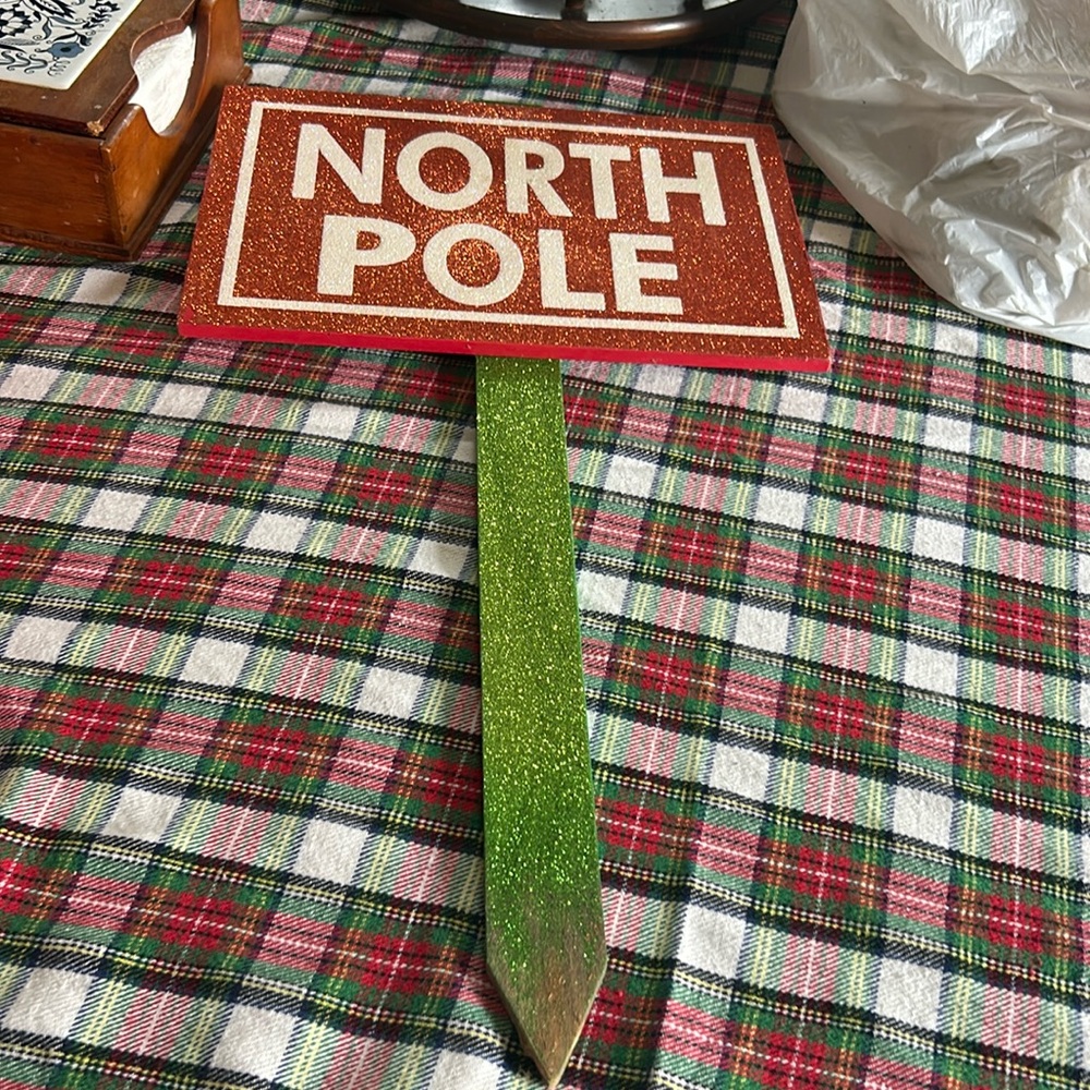 North Pole stick sign (outdoor)